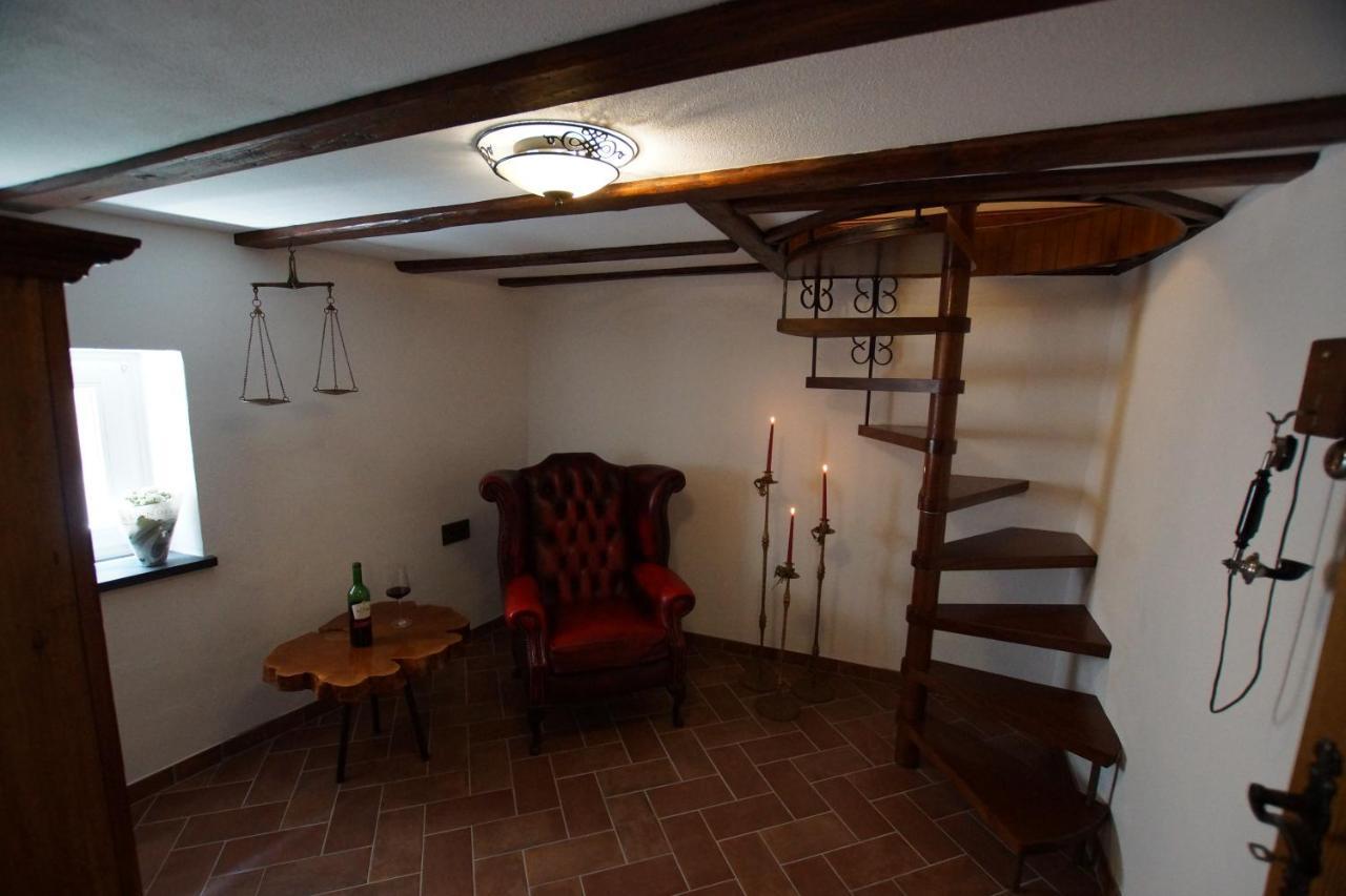 Altes Faehrhaus An Der Mosel Anno1633 Daire Traben-Trarbach Dış mekan fotoğraf