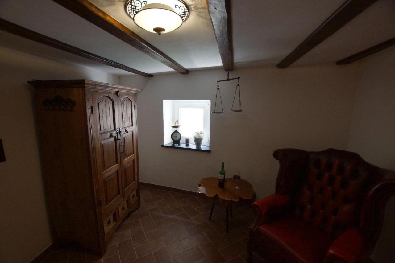 Altes Faehrhaus An Der Mosel Anno1633 Daire Traben-Trarbach Dış mekan fotoğraf
